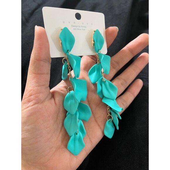 Turquoise acrylic earrings , blue petal earrings , rose petal earrings - Picture 6 of 9